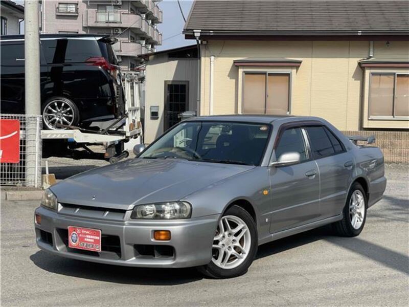NISSAN SKYLINE