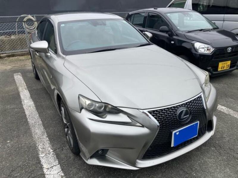 LEXUS IS