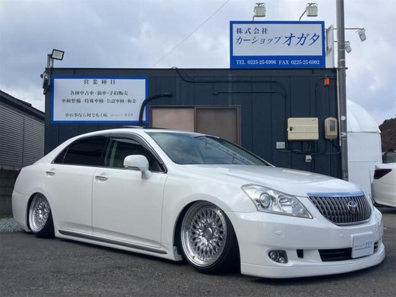 TOYOTA CROWN MAJESTA