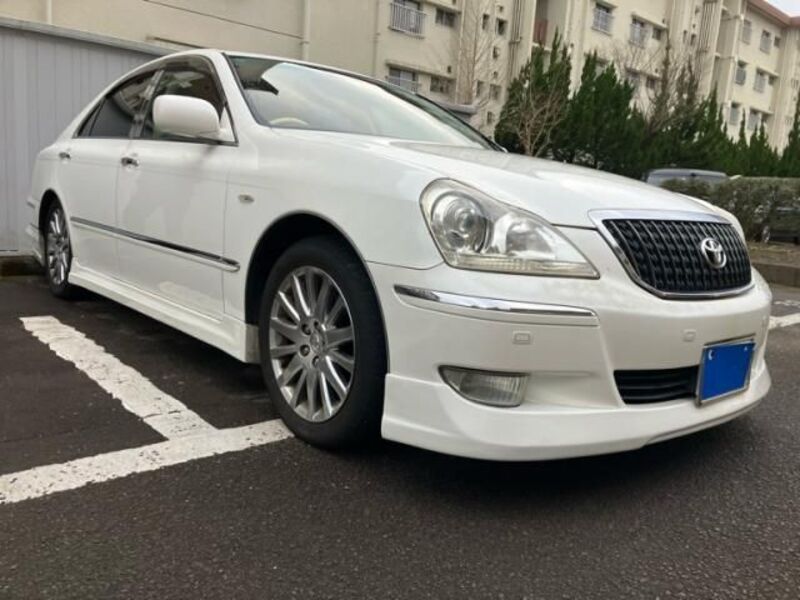 TOYOTA CROWN MAJESTA