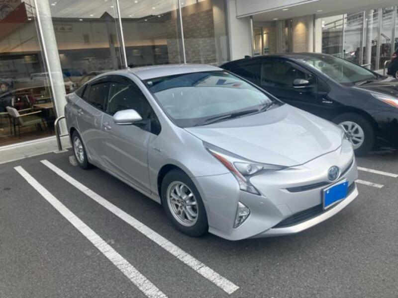 TOYOTA PRIUS