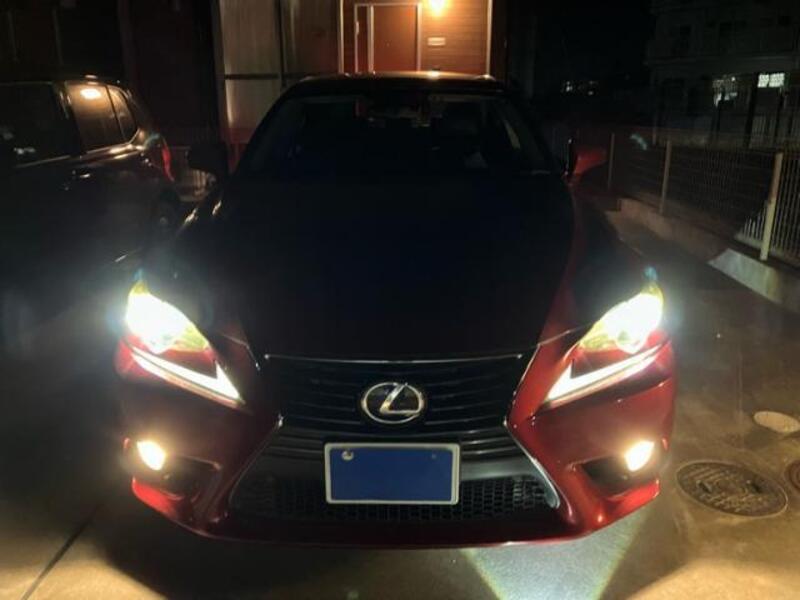 LEXUS IS