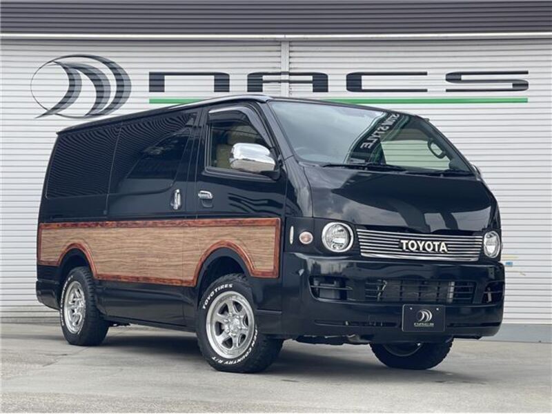 TOYOTA HIACE