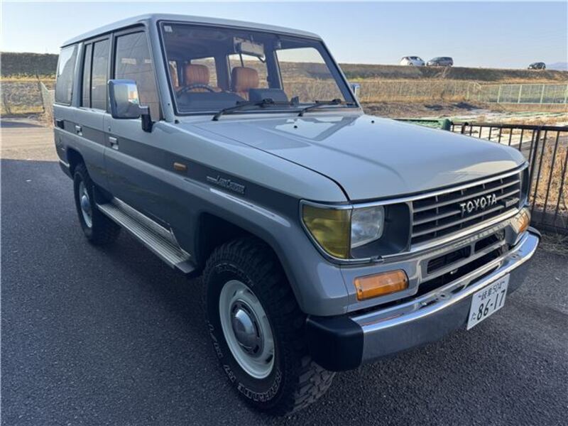 TOYOTA LAND CRUISER PRADO