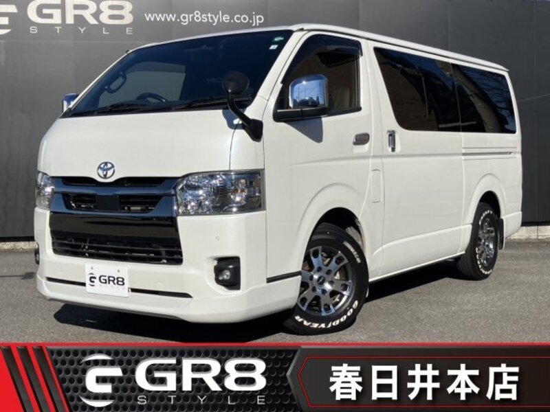 TOYOTA HIACE VAN