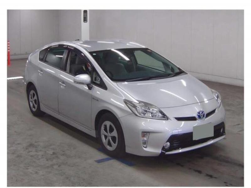 TOYOTA PRIUS