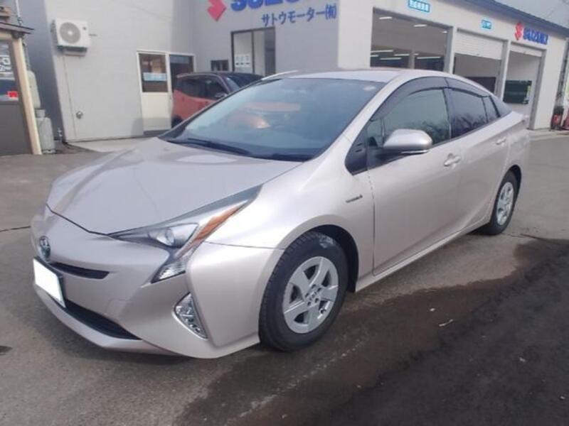 TOYOTA PRIUS