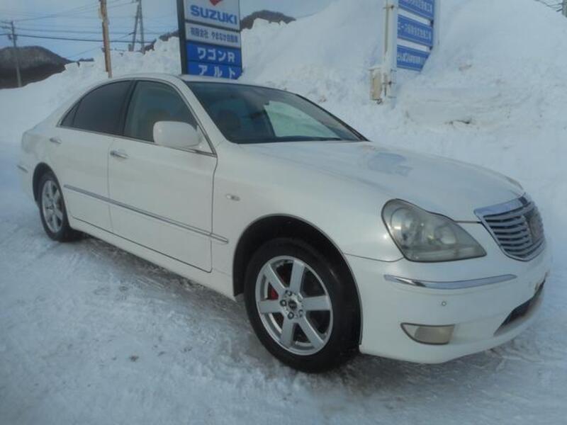 TOYOTA CROWN MAJESTA