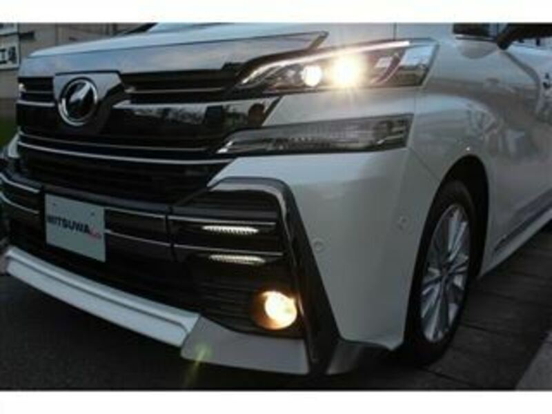 VELLFIRE-10