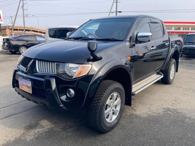 MITSUBISHI TRITON