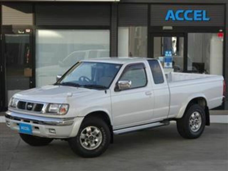 DATSUN PICKUP
