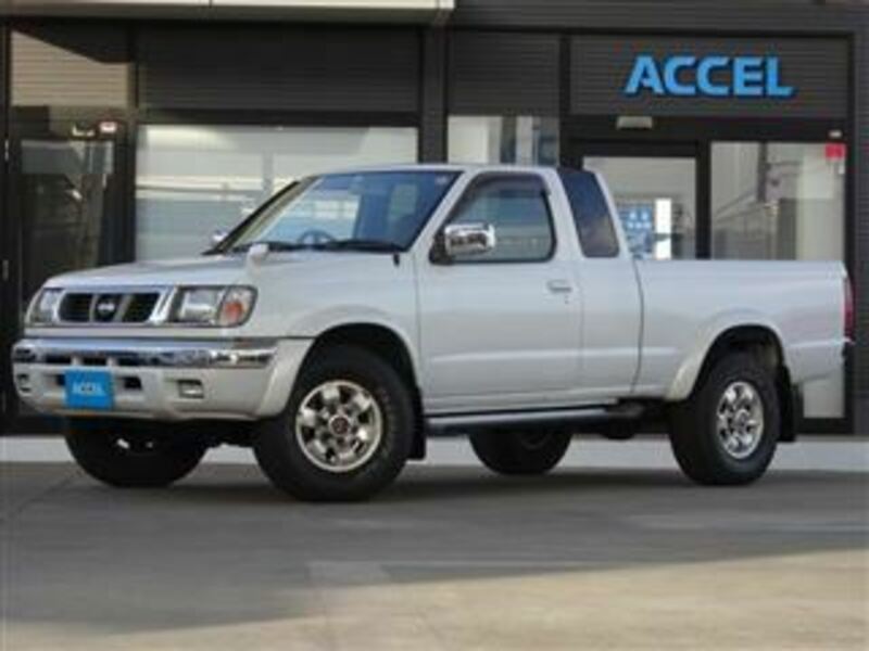 DATSUN PICKUP