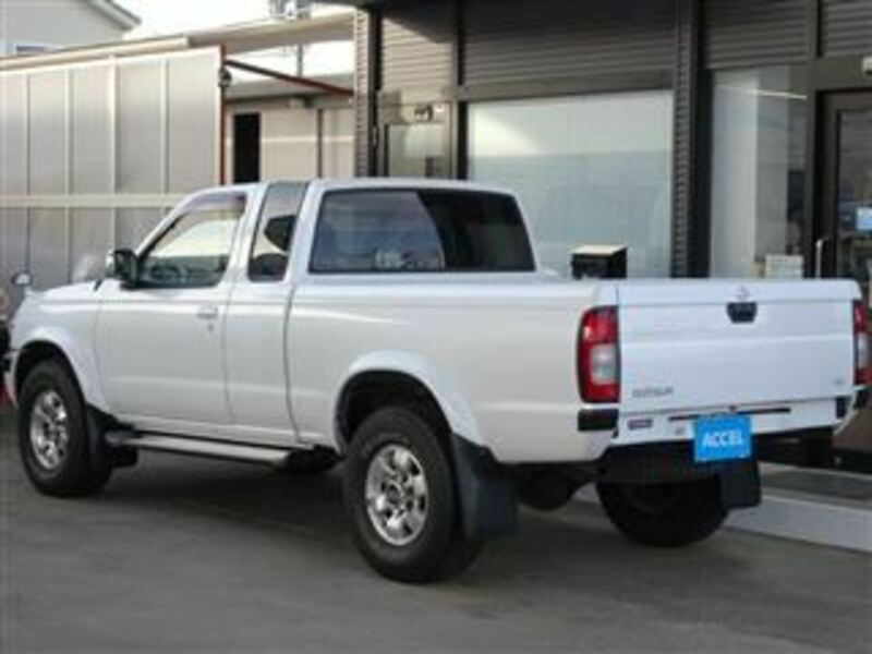 DATSUN PICKUP