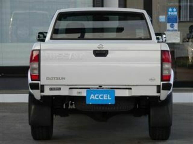 DATSUN PICKUP