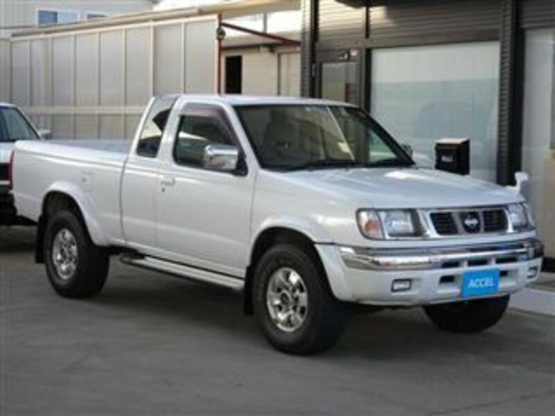 DATSUN PICKUP