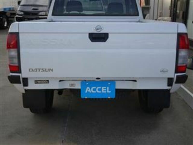DATSUN PICKUP