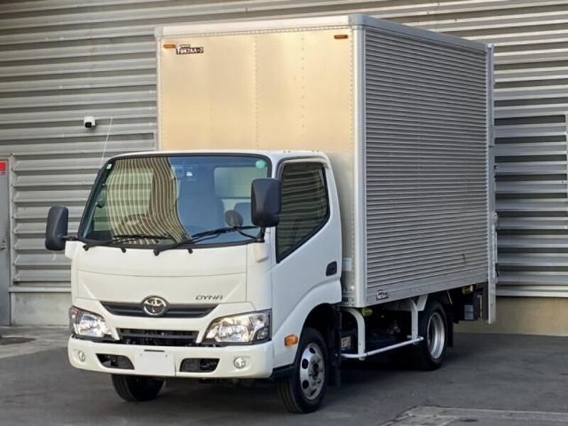 TOYOTA DYNA