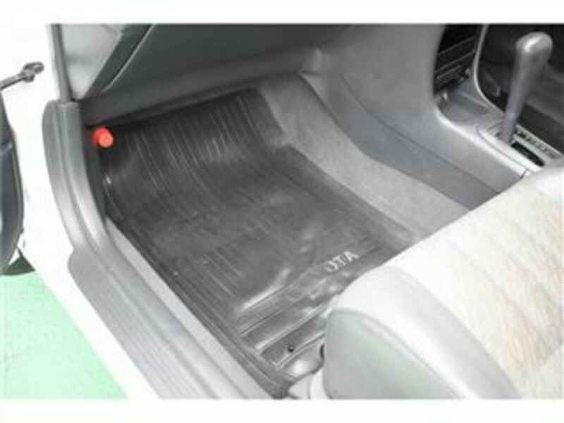 COROLLA VAN