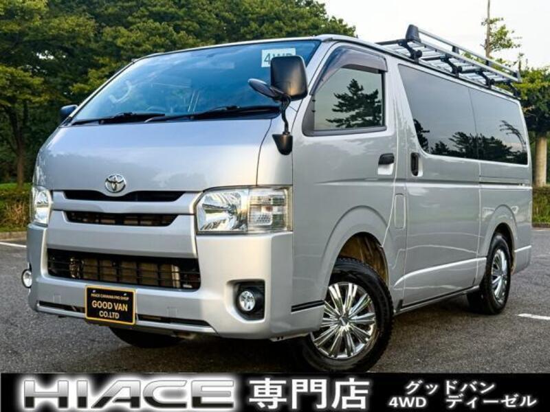 TOYOTA HIACE VAN