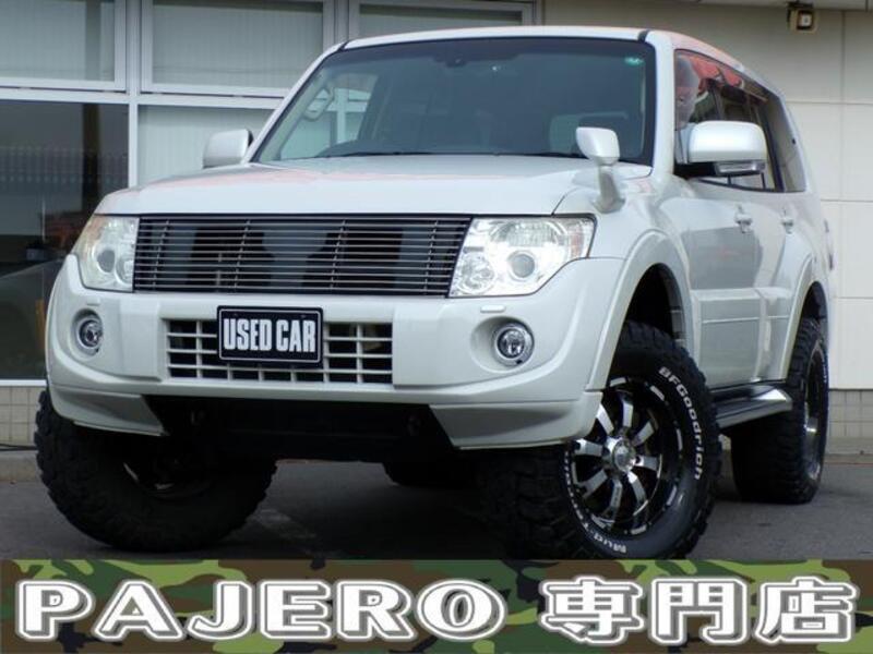 MITSUBISHI PAJERO