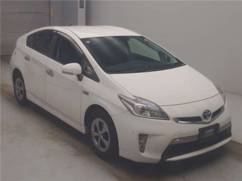 TOYOTA PRIUS PHV