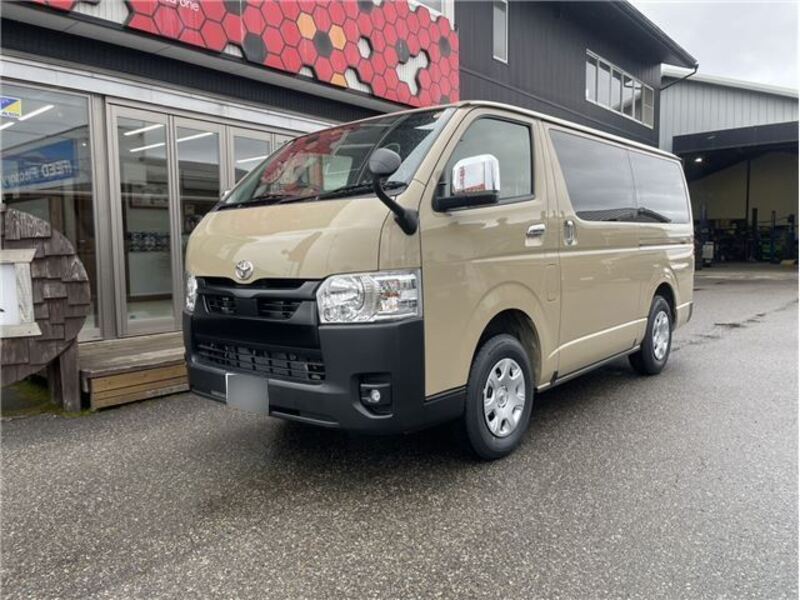 TOYOTA HIACE