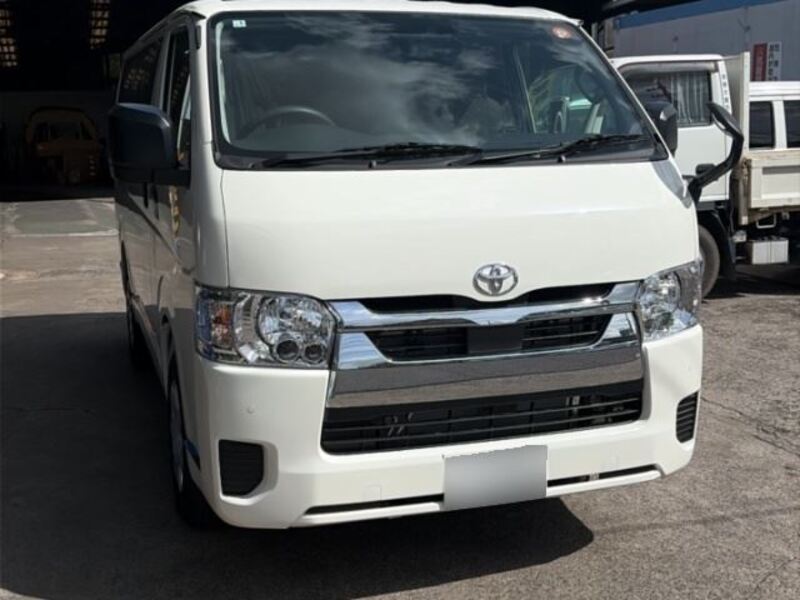 TOYOTA HIACE