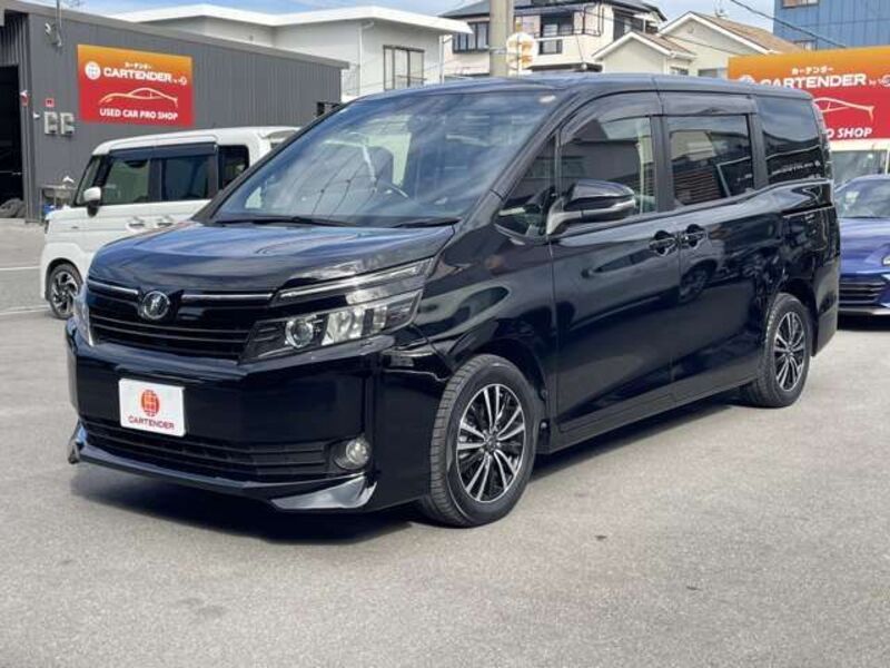 TOYOTA VOXY