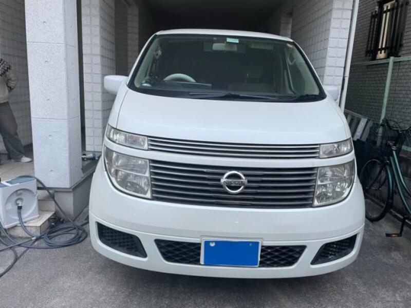 NISSAN ELGRAND