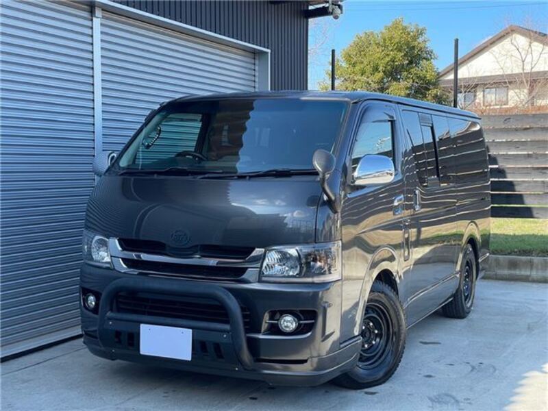 TOYOTA HIACE