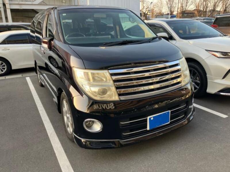 NISSAN ELGRAND