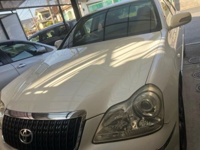 TOYOTA CROWN MAJESTA