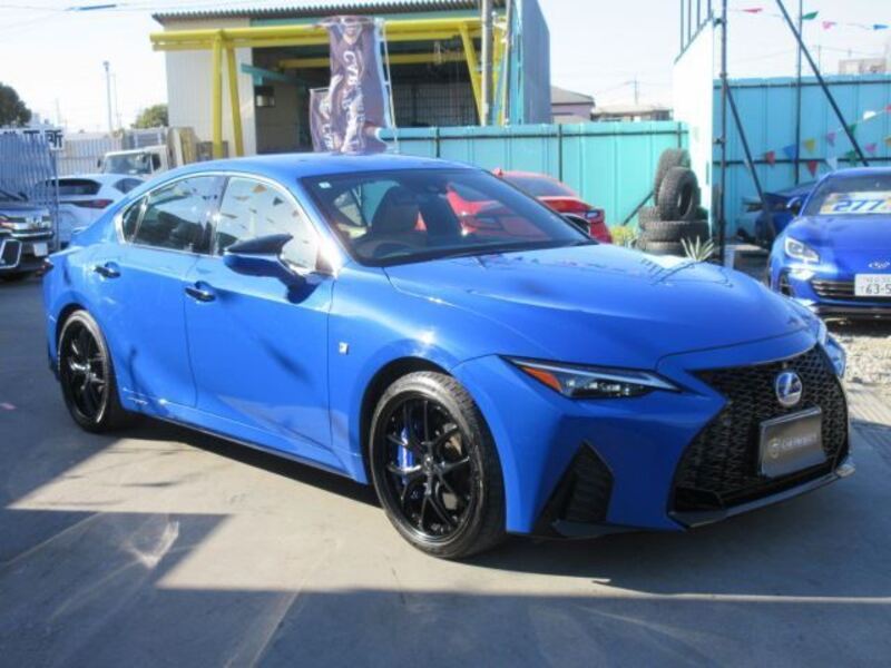 LEXUS IS