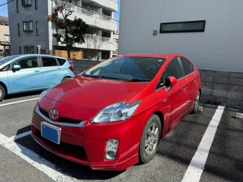 TOYOTA PRIUS