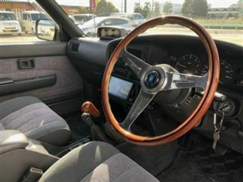 HILUX SURF