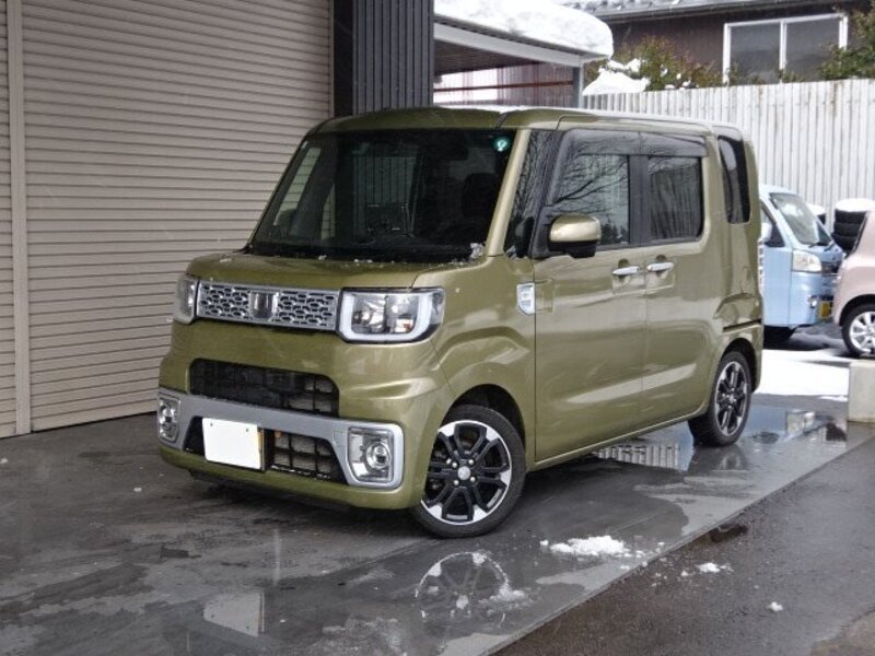 DAIHATSU WAKE