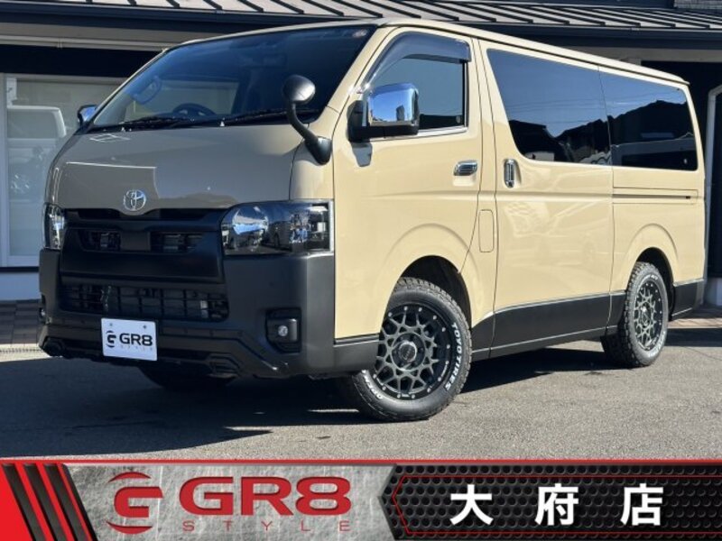 TOYOTA HIACE VAN