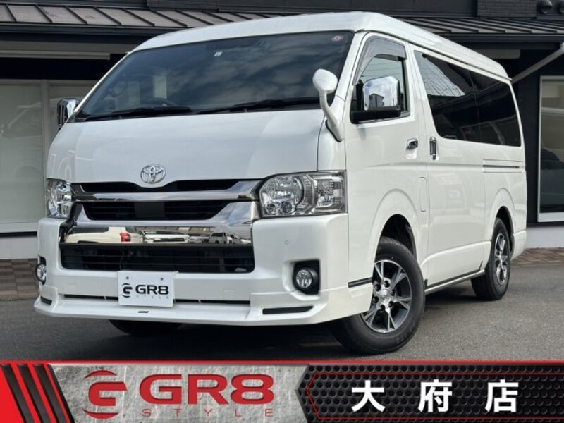 TOYOTA HIACE VAN