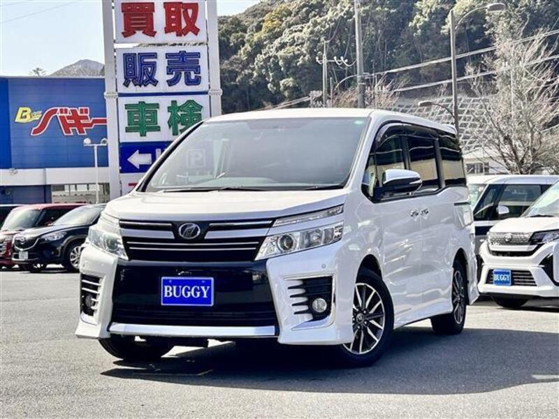 TOYOTA VOXY