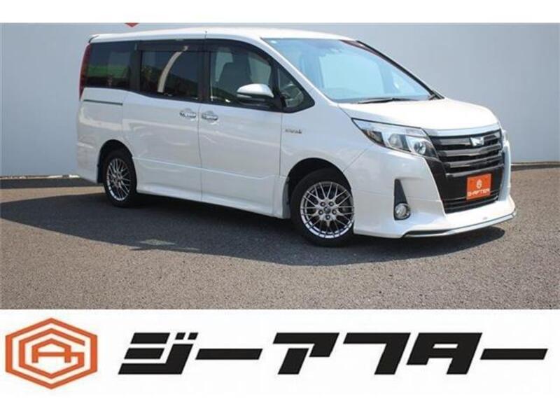 TOYOTA NOAH