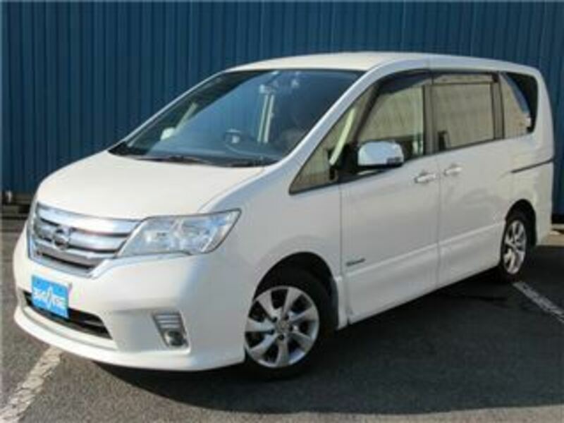 NISSAN　SERENA