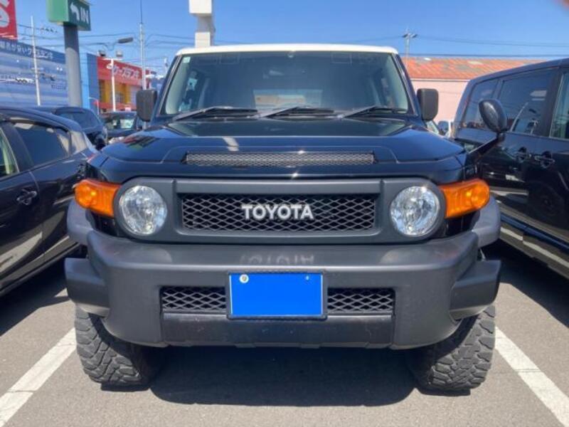 TOYOTA FJ CRUISER