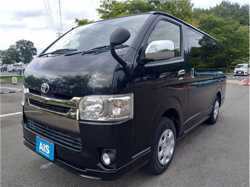 TOYOTA HIACE VAN
