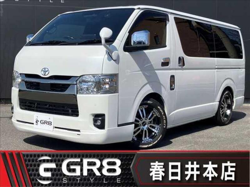 TOYOTA HIACE VAN