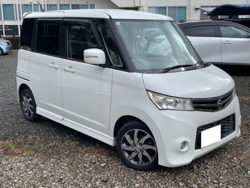 NISSAN ROOX