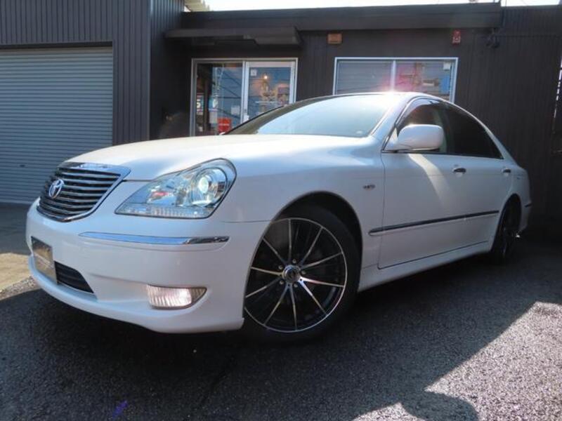 TOYOTA CROWN MAJESTA