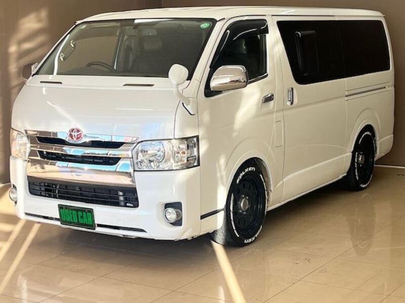 TOYOTA HIACE
