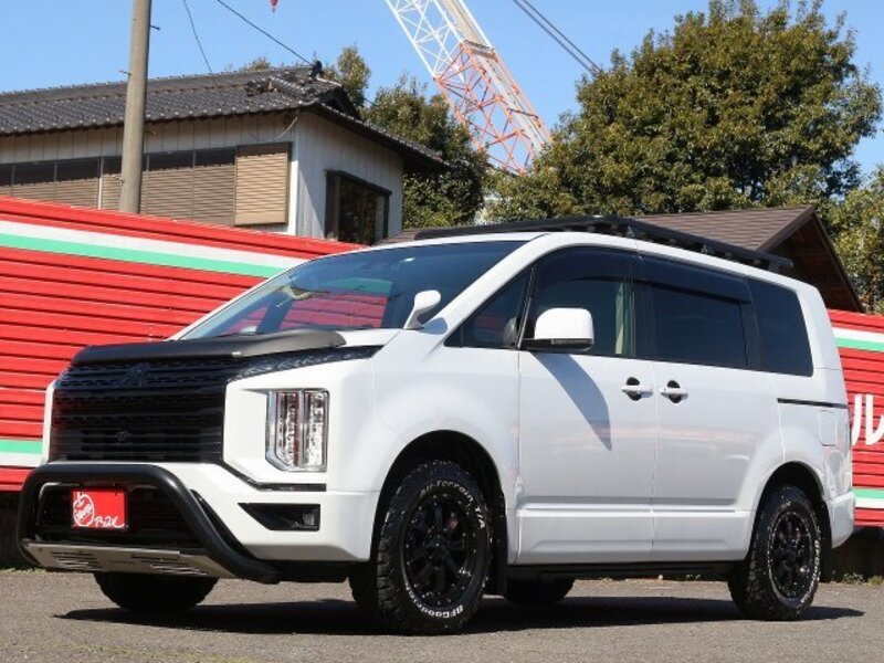 MITSUBISHI DELICA D5