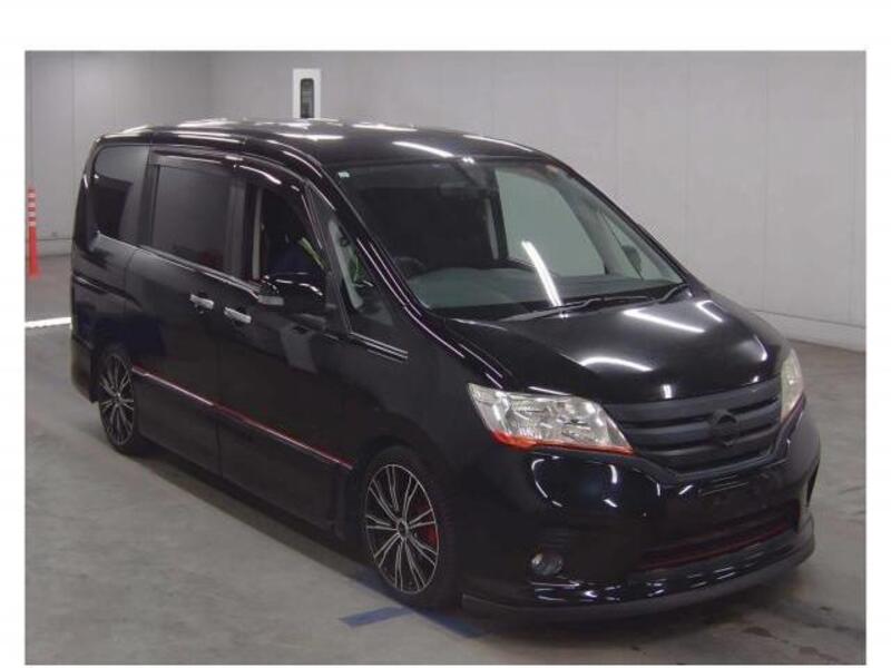 NISSAN SERENA