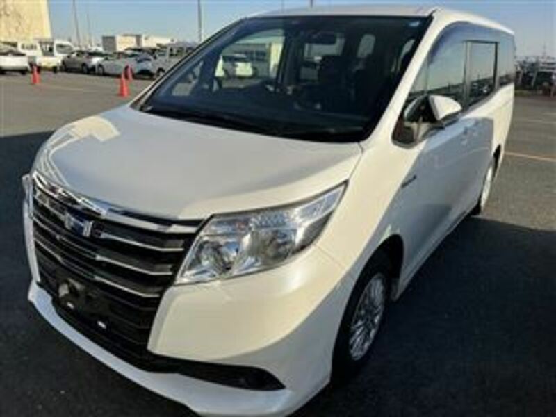 TOYOTA　NOAH